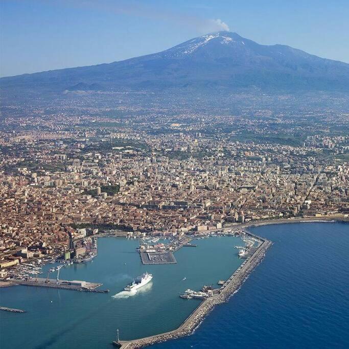 La Dimora Di Enrico Apartment Catania Bagian luar foto